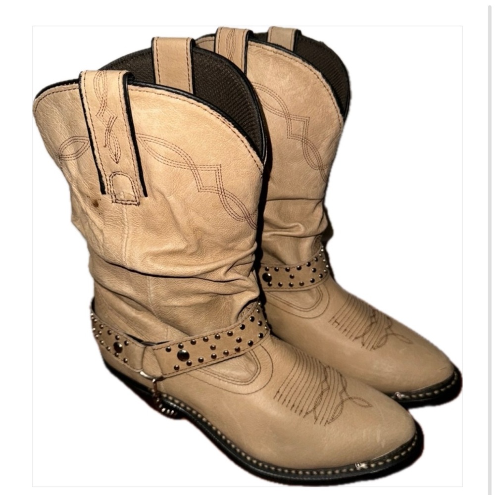Shyanne tan slouchy boot size 7.5